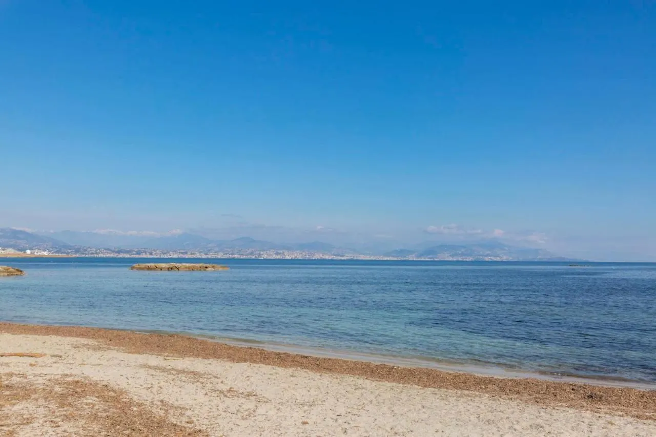 Seafront One Bedroom Apartment With A Terrasse Swimming Pool And A Parking Antibes Holiday home